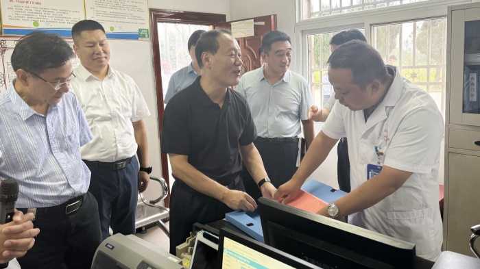 省人大一行來葉集區調研基層醫療衛生服務體系建設情況